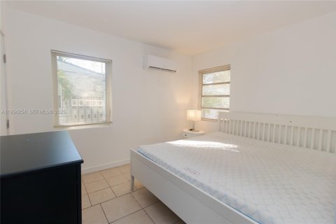 Снять в аренду виллу или дом в Холливуд, Флорида 1 спальня, № 1992652 - фото 9