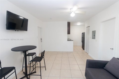 Снять в аренду виллу или дом в Холливуд, Флорида 1 спальня, № 1992652 - фото 7