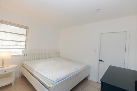 Снять в аренду виллу или дом в Холливуд, Флорида 1 спальня, № 1992652 - фото 10