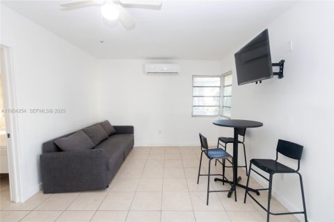 Снять в аренду виллу или дом в Холливуд, Флорида 1 спальня, № 1992652 - фото 6