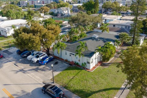 Снять в аренду виллу или дом в Холливуд, Флорида 1 спальня, № 1992652 - фото 12