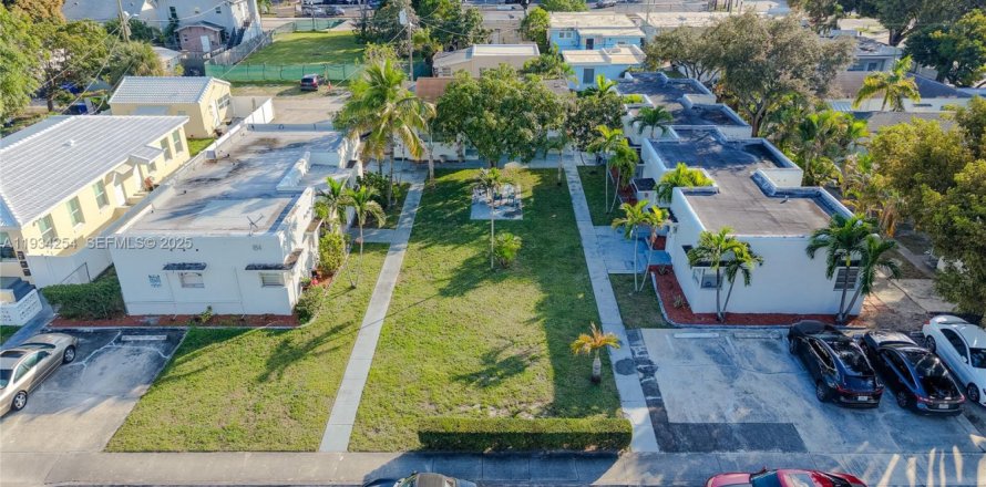 Дом в Холливуд, Флорида 1 спальня № 1992652