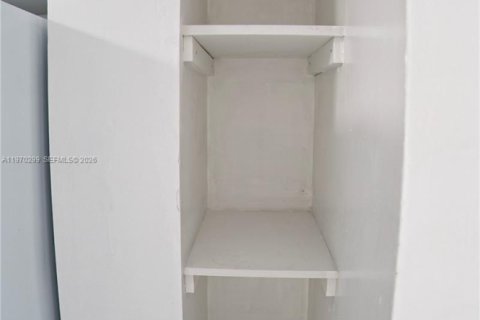 Condominio en alquiler en Miami, Florida, 2 dormitorios, 73.67 m2 № 2031056 - foto 8