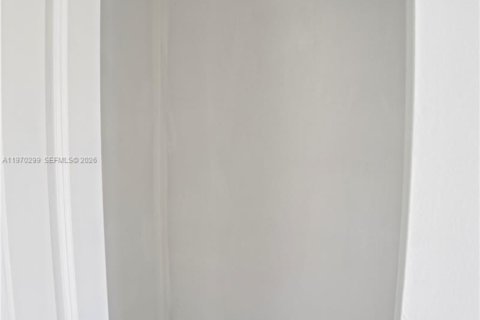 Condominio en alquiler en Miami, Florida, 2 dormitorios, 73.67 m2 № 2031056 - foto 4