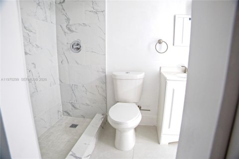 Condominio en alquiler en Miami, Florida, 2 dormitorios, 73.67 m2 № 2031056 - foto 12