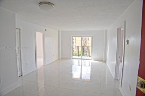 Condo in Miami, Florida, 2 bedrooms № 2031056