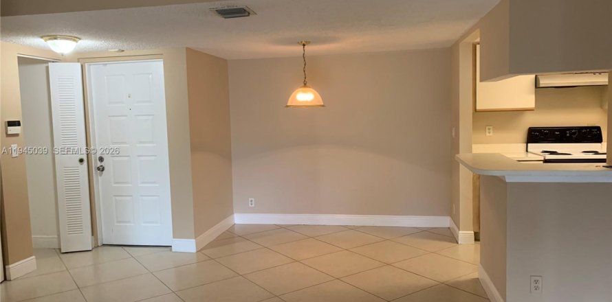 Condo in Coral Springs, Florida, 2 bedrooms № 2060179