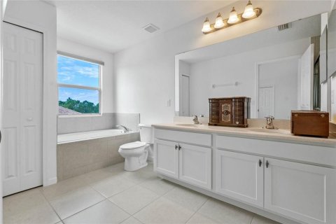 Villa ou maison à vendre à Clermont, Floride: 4 chambres, 288.74 m2 № 2339678 - photo 25
