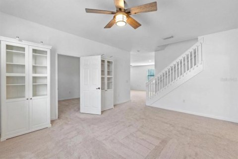 Villa ou maison à vendre à Clermont, Floride: 4 chambres, 288.74 m2 № 2339678 - photo 13