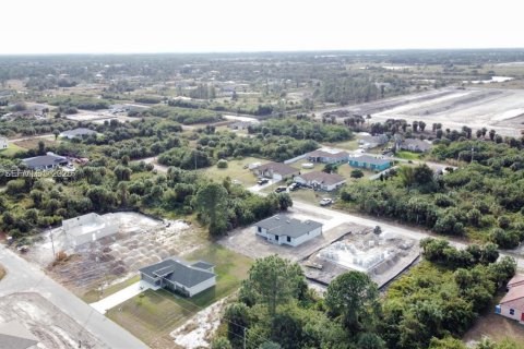Land in Lehigh Acres, Florida № 2158111 - photo 3