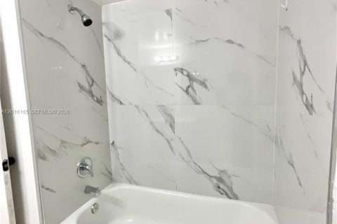 Copropriété à vendre à North Miami Beach, Floride: 2 chambres, 73.3 m2 № 2270086 - photo 7
