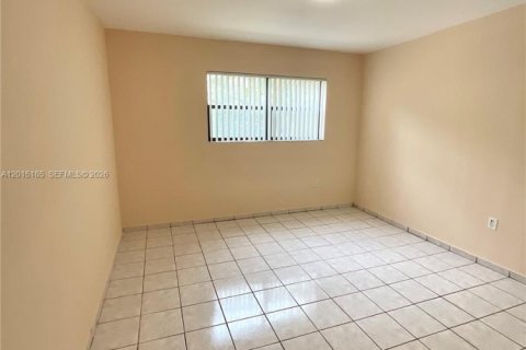Copropriété à vendre à North Miami Beach, Floride: 2 chambres, 73.3 m2 № 2270086 - photo 8