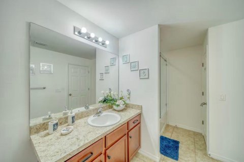 House in Cape Coral, Florida 3 bedrooms, 141.4 sq.m. № 2176973 - photo 24