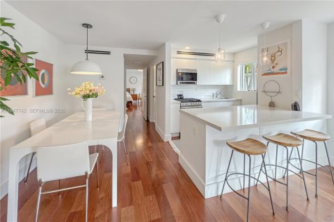 Купить кондоминиум в Майами-Бич, Флорида 1 спальня, 75.81м2, № 2004464 - фото 2