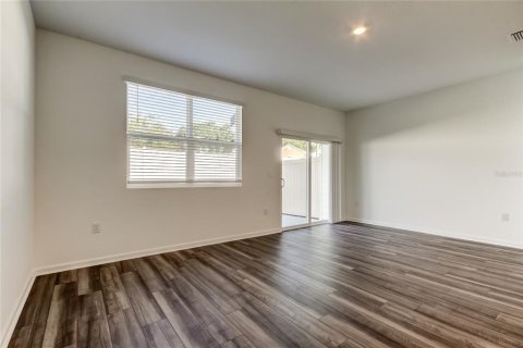 Снять в аренду таунхаус в Дейд-Сити, Флорида 5 комнат, 128.76м2, № 1827982 - фото 8