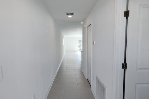 Villa ou maison à louer à Eagle Lake, Floride: 3 chambres, 132.29 m2 № 1908092 - photo 2
