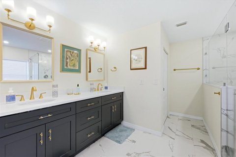 House in Port Charlotte, Florida 4 bedrooms, 208.01 sq.m. № 2418851 - photo 18