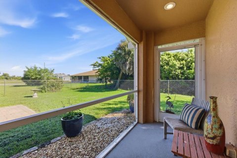 House in Port Charlotte, Florida 4 bedrooms, 208.01 sq.m. № 2418851 - photo 28