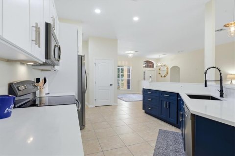 House in Port Charlotte, Florida 4 bedrooms, 208.01 sq.m. № 2418851 - photo 10