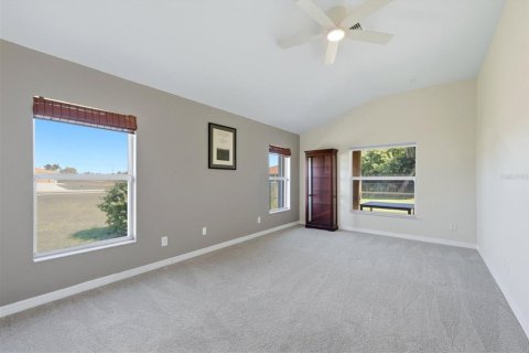 House in Port Charlotte, Florida 4 bedrooms, 208.01 sq.m. № 2418851 - photo 15