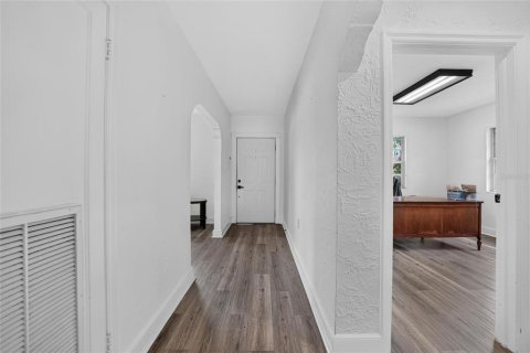 Commercial property in Tampa, Florida 148.64 sq.m. № 2403473 - photo 9