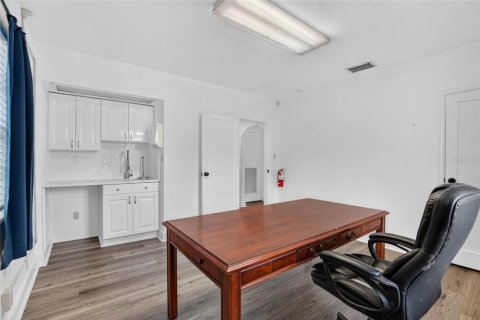 Commercial property in Tampa, Florida 148.64 sq.m. № 2403473 - photo 13
