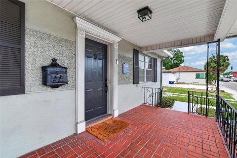 Commercial property in Tampa, Florida 148.64 sq.m. № 2403473 - photo 3