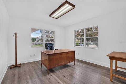 Commercial property in Tampa, Florida 148.64 sq.m. № 2403473 - photo 10