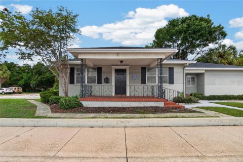 Commercial property in Tampa, Florida 148.64 sq.m. № 2403473 - photo 2