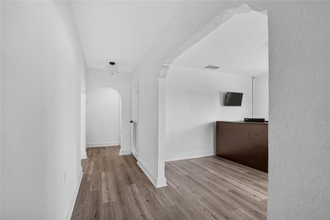 Commercial property in Tampa, Florida 148.64 sq.m. № 2403473 - photo 5