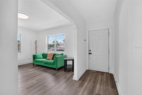 Commercial property in Tampa, Florida 148.64 sq.m. № 2403473 - photo 6