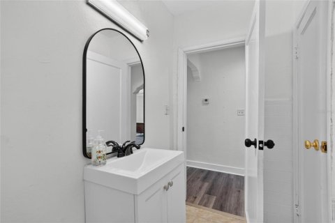 Commercial property in Tampa, Florida 148.64 sq.m. № 2403473 - photo 14