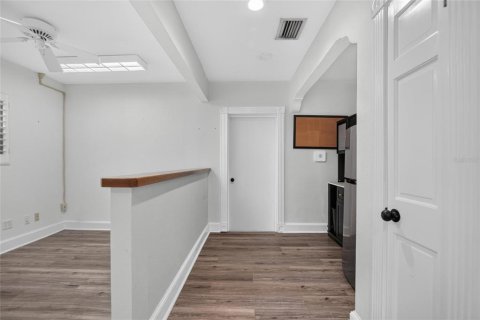 Commercial property in Tampa, Florida 148.64 sq.m. № 2403473 - photo 19