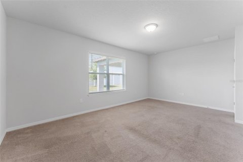 House in SUMMERS CAY in Thonotosassa, Florida 4 bedrooms, 200.85 sq.m. № 2232602 - photo 15
