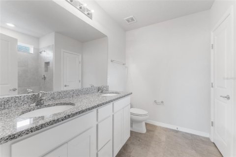 House in SUMMERS CAY in Thonotosassa, Florida 4 bedrooms, 200.85 sq.m. № 2232602 - photo 18