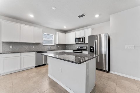 House in SUMMERS CAY in Thonotosassa, Florida 4 bedrooms, 200.85 sq.m. № 2232602 - photo 5