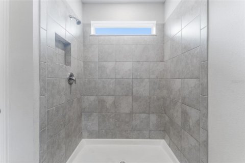 House in SUMMERS CAY in Thonotosassa, Florida 4 bedrooms, 200.85 sq.m. № 2232602 - photo 19