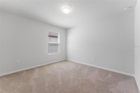 House in SUMMERS CAY in Thonotosassa, Florida 4 bedrooms, 200.85 sq.m. № 2232602 - photo 27