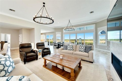 House in Apollo Beach, Florida 4 bedrooms, 270.44 sq.m. № 1881310 - photo 7
