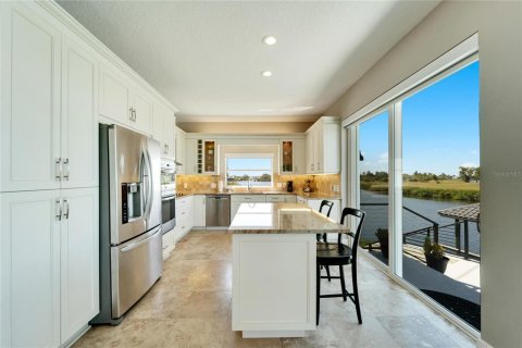 House in Apollo Beach, Florida 4 bedrooms, 270.44 sq.m. № 1881310 - photo 15