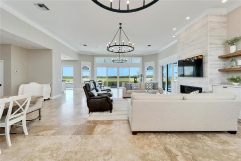 House in Apollo Beach, Florida 4 bedrooms, 270.44 sq.m. № 1881310 - photo 9