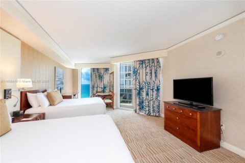 Condo in Sunny Isles Beach, Florida, 2 bedrooms № 2088804 - photo 19