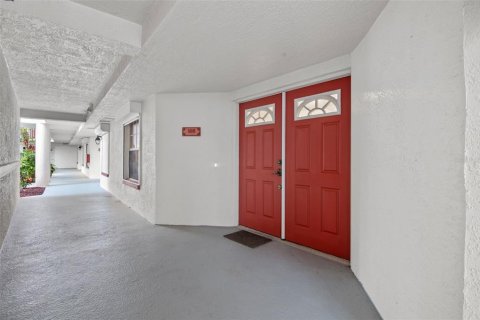 Condo in Cocoa Beach, Florida, 3 bedrooms  № 1903979 - photo 7