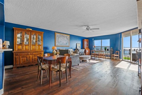 Condo in Cocoa Beach, Florida, 3 bedrooms  № 1903979 - photo 14