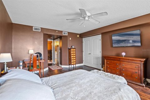 Condo in Cocoa Beach, Florida, 3 bedrooms  № 1903979 - photo 22
