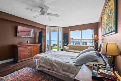Condo in Cocoa Beach, Florida, 3 bedrooms  № 1903979 - photo 24