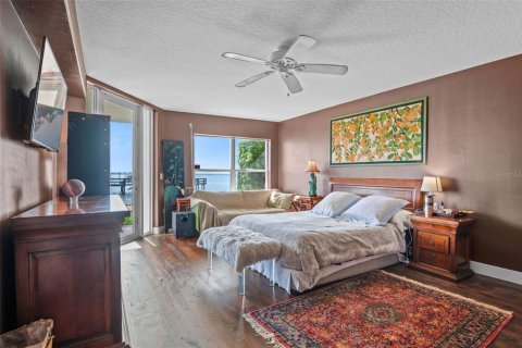 Condo in Cocoa Beach, Florida, 3 bedrooms  № 1903979 - photo 25