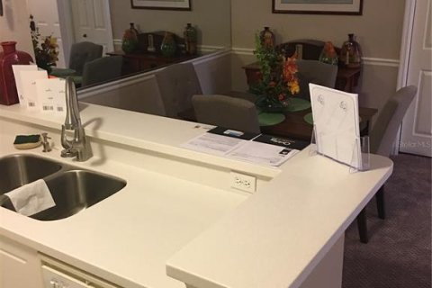 Condo in Sarasota, Florida, 2 bedrooms  № 1555322 - photo 14