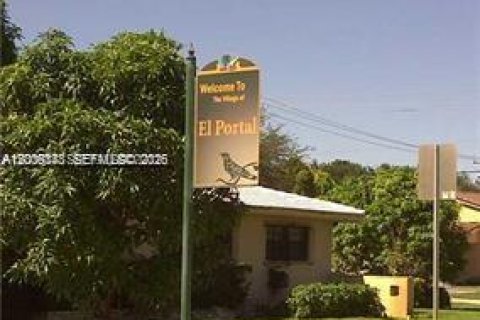 Casa en El Portal, Florida 1 dormitorio, 74.32 m2 № 2075027