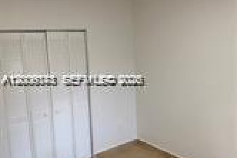 Casa en alquiler en El Portal, Florida, 1 dormitorio, 74.32 m2 № 2075027 - foto 19